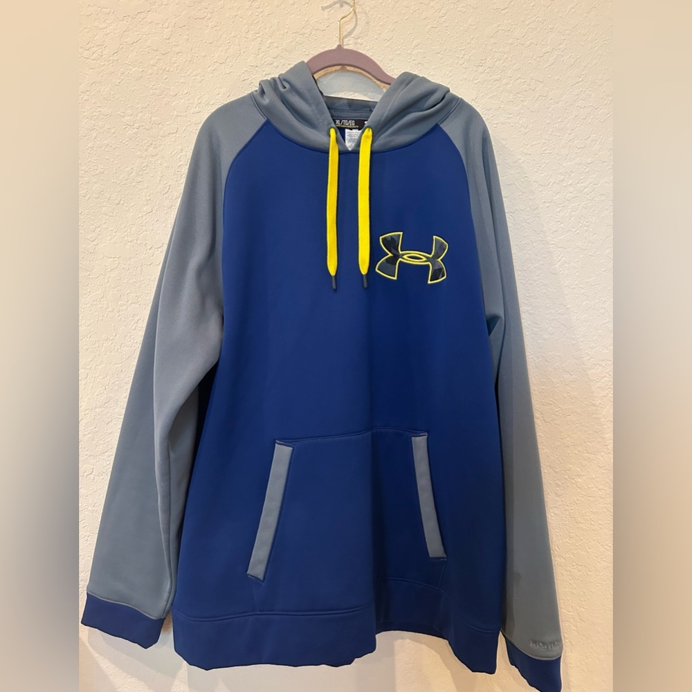 Men’s LG/TG/EG pullover hooded sweatshirt.
